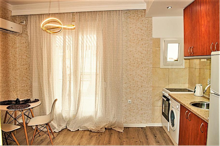 Kassandrou Hot Tub-jakuzzi - 2 Bedrooms - Big Balcony - Center Appartement Thessaloniki